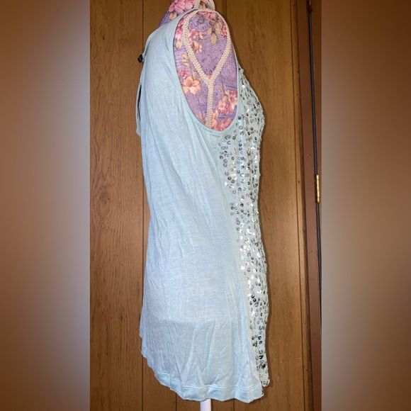 NWOT Apt 9 Sequined scooped neck shirt, size M - Picture 3 of 6